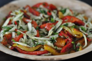 Degintų paprikų salotos pagal Kristupo Krivicko receptą, kurias pamilsite nuo pirmojo kąsnio