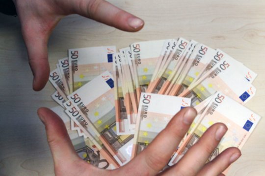 Vilnietį apgavo du pažįstami vyrai: įsigytų trijų puspriekabių už daugiau nei 79 JAV dolerių taip ir negavo
