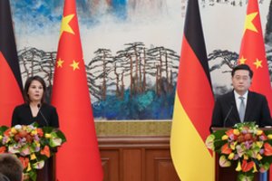 Kinija per Vokietijos ministrės vizitą: nemokykite mūsų žmogaus teisių