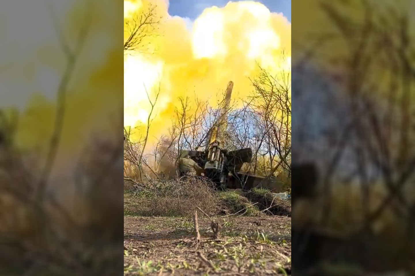 Internete pasirodžiusiame vaizdo įraše matyti Ukrainos ginkluotųjų pajėgų 152 mm kalibro lauko pabūklas „2A36 Hiacint-B“.