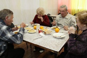 Apie planus apgyvendinti tėvus senelių namuose: „Norėtųsi, kad vaikai atsižvelgtų į tėvų norus“