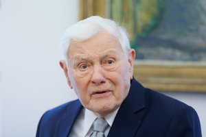 KGB ir Komunistų partijos archyvuose – dokumentai apie V. Adamkų: juos išvydęs apstulbo