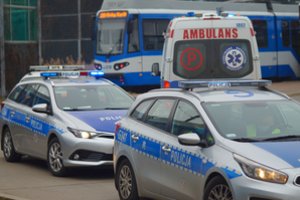 Lenkijoje peiliu ginkluotas vyras užpuolė tris ukrainietes – viena iš jų žuvo 