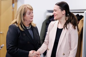 Naujausiuose partijų reitinguose karaliauja socialdemokratai, tačiau jiems ant kulnų jau lipa konservatoriai