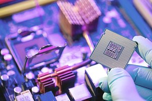 Europa nori mažinti priklausomybę nuo Azijos, bet visur vėluoja: bandys situaciją taisyti pinigais