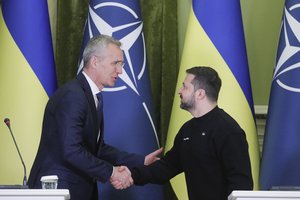 V. Zelenskis apie J. Stoltenbergo vizitą: NATO pasiruošusi pradėti naują santykių su Ukraina etapą