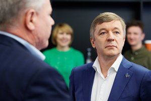 R. Karbauskis nemato galimybių su konservatoriais sutarti dėl užsienio politikos: ragina keisti laikyseną dėl Kinijos