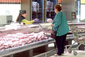 Žengiant tvarumo link: mokami lengvi maišeliai – tik ledkalnio viršūnė