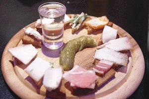 Ukrainos degtindariai paguldė rusus ant menčių – užpildė parduotuvių lentynas