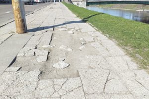 Trinkelės nebeišlaiko net pėsčiųjų žingsnių: apie Vilniaus šaligatvius pasisakė ekspertai
