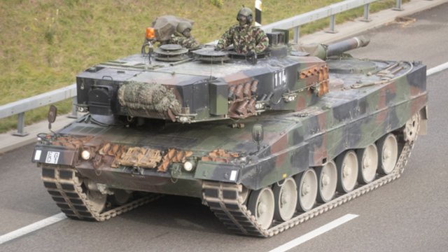 Ispanija tesi savo pažadą – Ukraina greitu metu sulauks 6 tankų „Leopard 2“