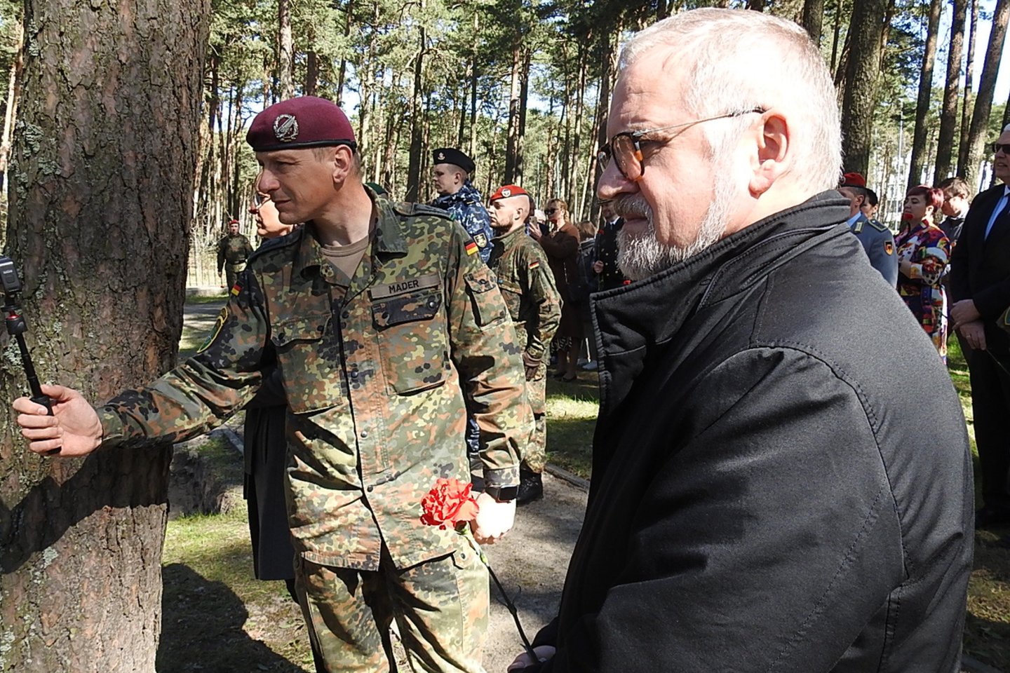 Vokiečių karių kapų tvarkytojų sąjungos "Volksbund" vadovas D.Backenas.<br>G.Pilaičio nuotr. 