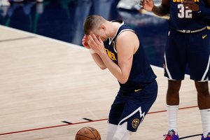 Įspūdingai pratęsimą išplėšusi „Nuggets“ krito papildomų penkių minučių metu