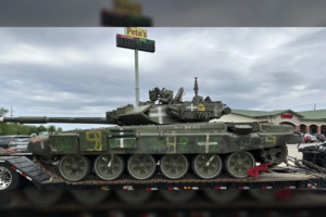 Ima aiškėti, kodėl JAV teritorijoje atsirado rusiškas tankas