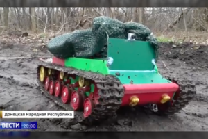 Rusai prieš vakarietiškus „Leopard 2“ ir „Abrams“ ruošiasi siųsti jau ir žaislinius tankus iš „AliExpress“?