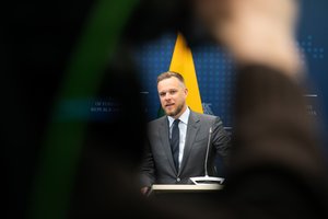 „Šampaną dar palaikyčiau šaldytuve“: dėl naujų gynybos planų Baltijos šalims G. Landsbergis džiūgauti neskuba