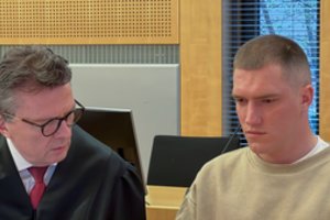 Po muštynių Oslo gatvėje prieš teismą stojo „Wagner“ dezertyru prisistatantis rusas