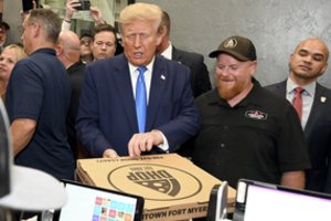 D. Trumpas kitą savaitę lankysis Škotijoje