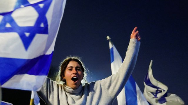Izraelis mini 75-ąsias nepriklausomybės metines: džiugias nuotaikas užgožia nesibaigiantys protestai