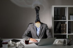 XXI a. liga: perdegimas skaudžiausiai kerta jauniems specialistams ir moterims