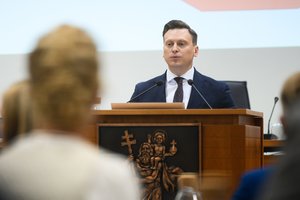 Vilniaus savivaldybėje prisiekė naujasis meras V. Benkunskas ir taryba