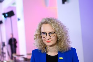 Įteikti Lietuvos verslo konfederacijos apdovanojimai – vienas jų A. Armonaitės rankose