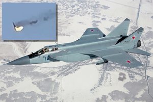 Rusijoje vėl sudužo naikintuvas – nufilmavo ilgą kritimą su liepsnomis