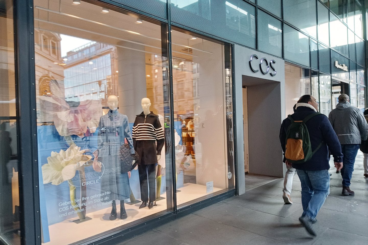 COC parduotuvė Berlyne atnešusiems nebevilkimus drabužius siūlo 10 proc. nuolaidą naujiems.<br> A.Srėbalienės nuotr.