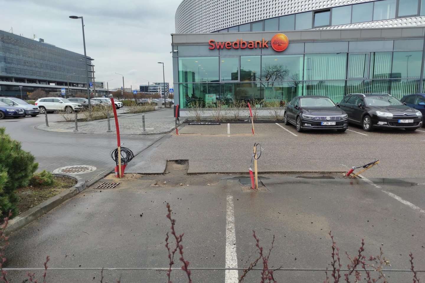 „Ogmios miestas“ pavargo nuo miestiečių, kurie piktnaudžiauja parkingu.<br>„Made in Vilnius“ skaitytojos nuotr.