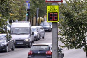 Kartais vairuotojai leistiną greitį viršija ne viena dešimtimi kilometrų: kas slypi už šio pavojingo įpročio?