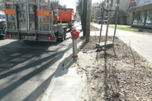 Dirbti dvigubą darbą Viniuje – pelninga: nuolat perkloja naujus šalitgatvius ar išknisa jau sutvarkytas teritorijas