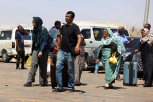 Kovos Sudane tęsiasi trečią savaitę nepaisant naujų paliaubų