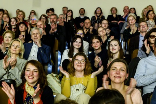 Sostinės jubiliejiniams metams paminėti skirtas koncertas „Smuiko žvaigždė Janine Jansen ir „Camerata Salzburg“ sveikina Vilnių!“ Nacionalinėje filharmonijoje sulaukė didžiulio publikos dėmesio.<br>D.Matvejevo nuotr. 