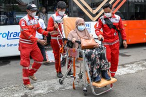 Sudaną pasiekė pirmoji Raudono Kryžiaus humanitarinės pagalbos siunta