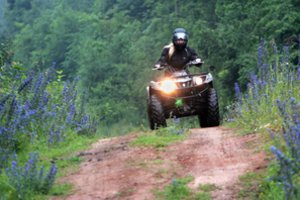 Visą mėnesį miškininkai tikrins, ar keturračių vairuotojai laikosi taisyklių: priminė, kas gresia pažeidėjams