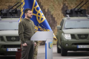 Kibirkštys tarp JAV ir Ukrainos: V. Zelenskis tikina nežinojęs apie nutekintus Pentagono dokumentus
