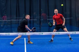 „Grip padelio lyga“ išsiaiškino tęstinio žiemos turnyro čempionus ir prizininkus