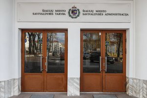 Siekiant skaidrinti savivaldybių biudžetus, diskutuojama dėl oficialių tarybų narių atlyginimų: Seimo nariai idėją vertina atsargiai