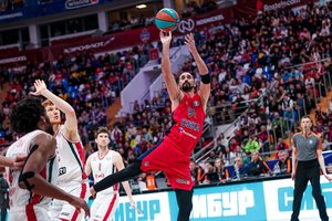 Rusijos krepšinio žvaigždė A. Švedas per muštynes patyrė sunkią kaukolės traumą – dėl jo gyvybės kovoja medikai