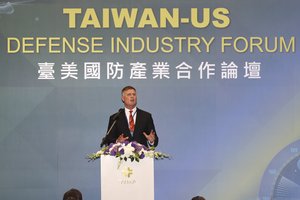 Buvęs JAV generolas paragino Taivaną mokytis iš Rusijos karo Ukrainoje