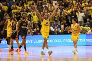 „Maccabi“ Tel Avive smogė su trenksmu – serijoje prireiks lemiamo mačo