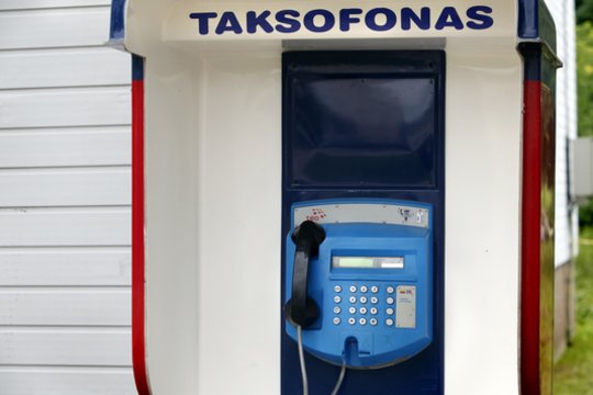 Taksofonai Lietuvoje: užleido vietą mobiliajam ryšiui, tačiau užmarštin dar nenugrims
