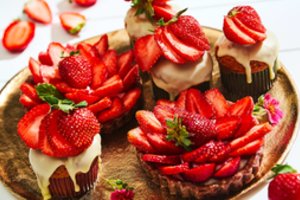 Pavasariškas braškių tortas, kurio nereikia kepti: nustebinkite ne tik mamą, bet ir kitus 