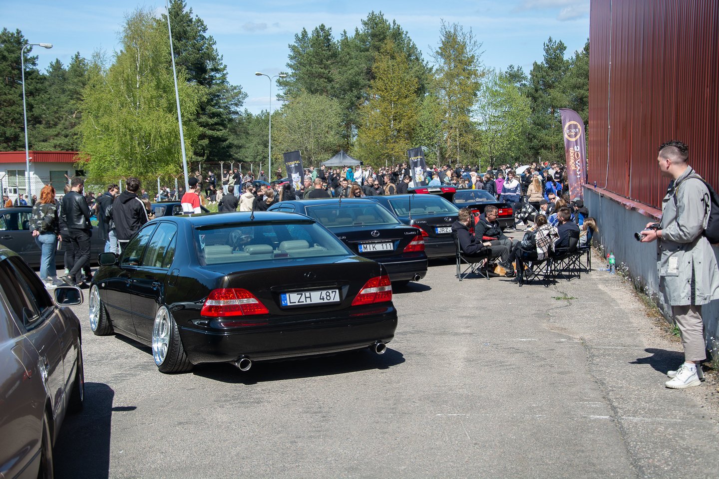 Vilniaus mieste, Dvarčionyse, šeštadienį į sezono atidarymą susirinko užkietėję japoniškų automobilių entuziastai.<br>Kristijonas Kazilionis (KK Visuals) nuotr.