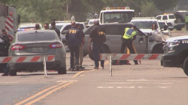 Teksase automobilis rėžėsi į autobusų stotelę, žuvo septyni žmonės