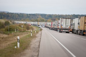 EK planuose – Ukrainos grūdų eksportas lietuviškais vilkikais