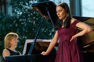 Jaunoji dainininkė Evelina Volodkovič: „Scena išmoko atsakomybės“