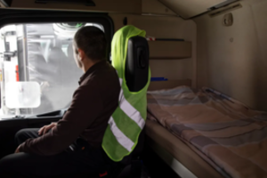 Prakalbo apie mažas algas, baudas už degalus, ankštas kabinas – „Girteka“ ginasi įstatymų nepažeidžianti