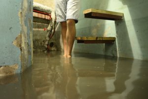 Užliejus būstą, lietuviai linkę jį tvarkyti patys: specialistai nelaimėliams pataria neskubėti, gali kilti rimtų bėdų