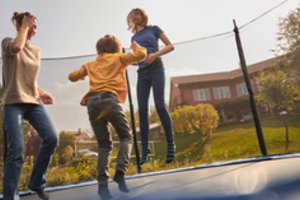 Pataria, į ką atkreipti renkantis batutą ir kaip šią pramogą paversti naudinga sveikatai